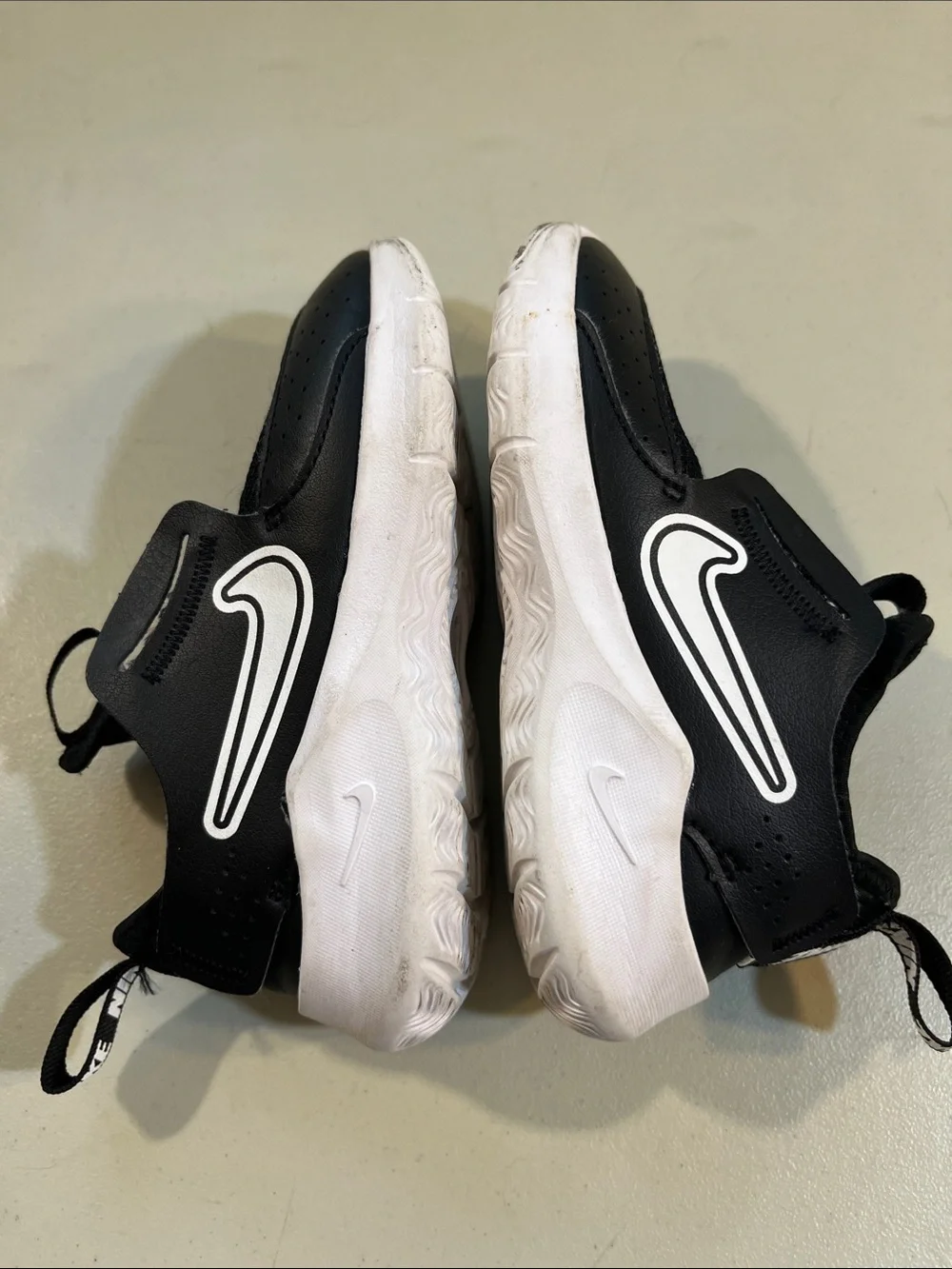 Nike easy slip